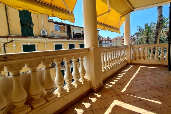 Trilocale con doppio servizio e terrazzo