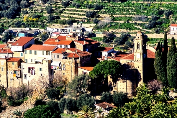 Piccolo Trilocale in Bordighera - Frazione Sasso